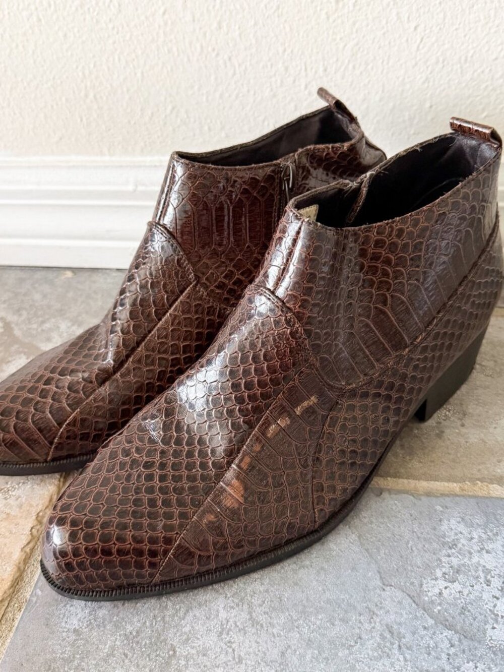 Miralto Brown Faux Leather Reptile Embossed Ankle Boots Zip Heel Sz 10